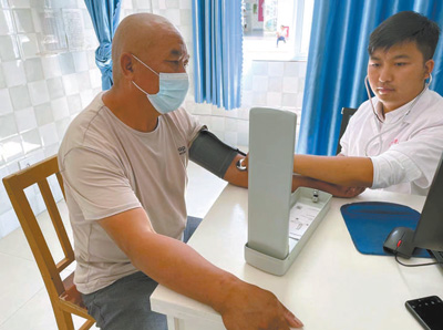 贵州省2938名本科订单定向医学生全部履约 乡镇有了全科医生